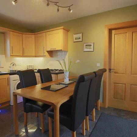 Spacious 4 Bedroom Home - 5 Min Walk To Town Enniskillen Bagian luar foto