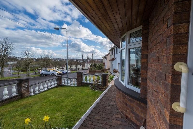 Spacious 4 Bedroom Home - 5 Min Walk To Town Enniskillen Bagian luar foto