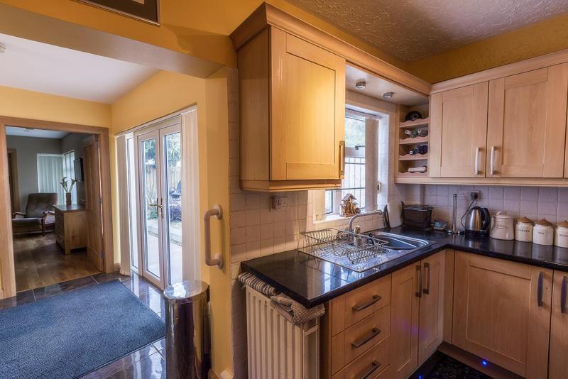 Spacious 4 Bedroom Home - 5 Min Walk To Town Enniskillen Bagian luar foto